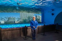 屋外にあって水温の変化が大変な「天空のペンギン」担当の渡邉果南さんは飼育歴15年のベテラン