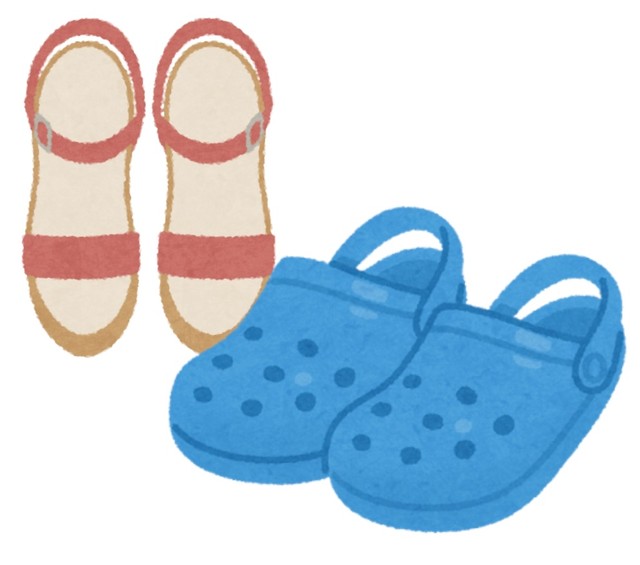 素足でサンダルでも、事前に知っていたら「お座敷用」の靴下を持参できるのに…