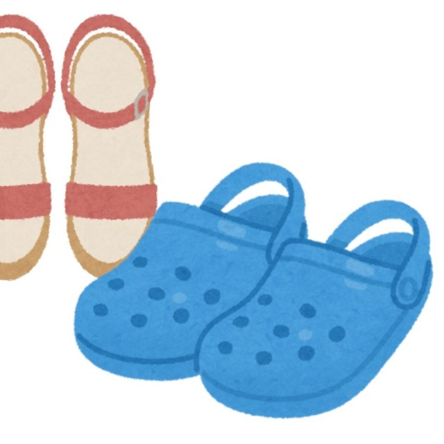 素足でサンダルでも、事前に知っていたら「お座敷用」の靴下を持参できるのに…