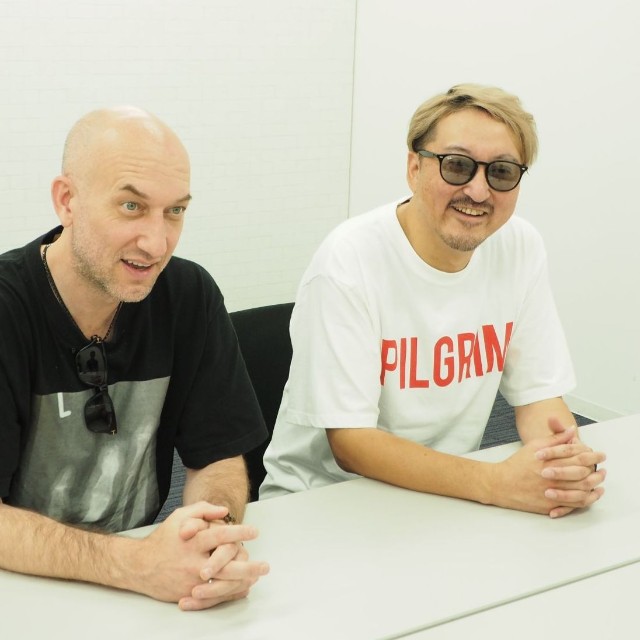 MONKEY MAJIKのメイナード（左）とタックス