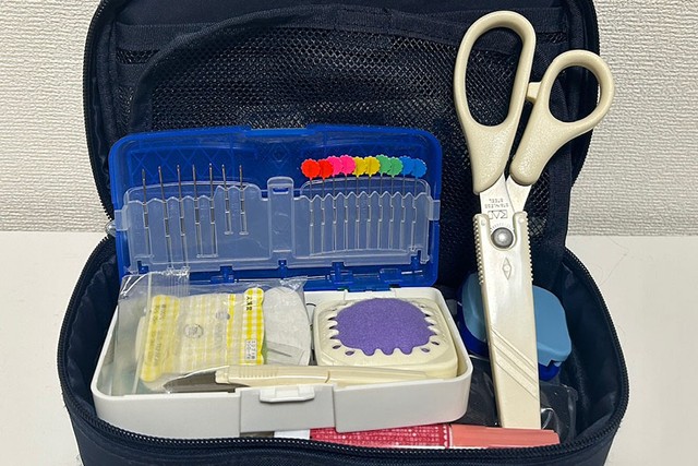 平成女子が使っていたソーイングセット。大人になった今もちゃんと愛用されています（筆者私物）
