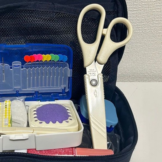 平成女子が使っていたソーイングセット。大人になった今もちゃんと愛用されています（筆者私物）
