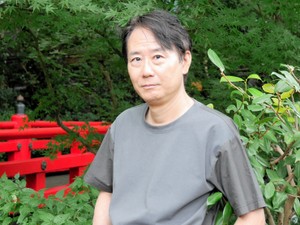 月村了衛さん「機龍警察 漆黒社会」人型兵器・人身売買…闘う特捜部 貫く謎