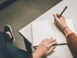 〈前編〉エッセイ投稿サポート「かがみもくもく会」木曜20時に開講します！