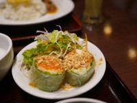 ガパオライスとビール。仲良くなりたい先輩のために挑んだ辛さ