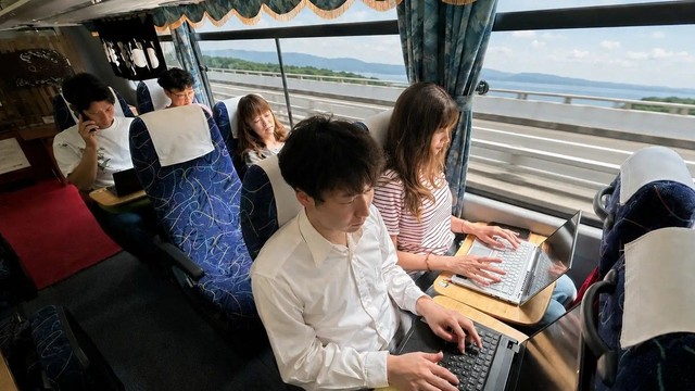 仕事がはかどるバス！関西ー琴平の直行バスで電話・WEB会議など可能に…　香川・琴平町