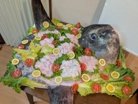 あまりにもボリューミーなマンボウの姿造り（提供：奇食崇拝者 Rikutoさん）