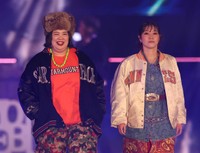 紅しょうがの熊元プロレスさん（左）と稲田美紀さん（2024年撮影）