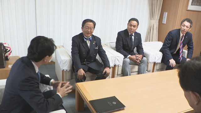 岡山県庁　24日