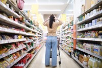 物価高騰を受けて4社に1社がインフレ手当に取り組んでいるそうです ※画像はイメージです（photoAC）