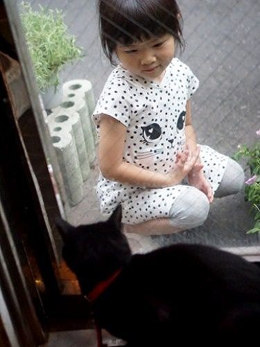 「こんにちは」「お花を見においで」