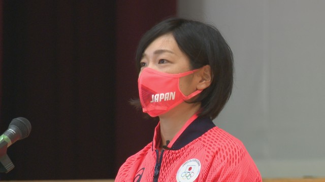 東京五輪ソフトで金　原田のどか選手が母校で後輩らと交流　岡山市