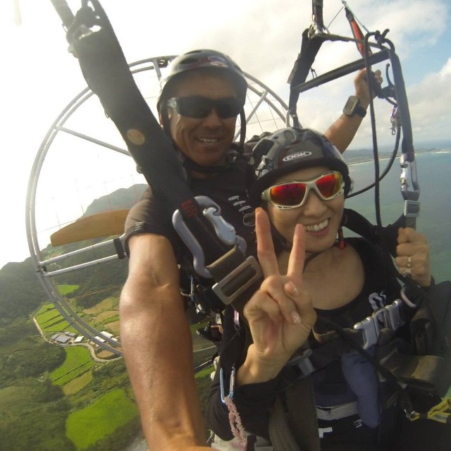 沖縄・久米島でパラグライダーに挑戦（写真提供=ブルーフィールド久米島）