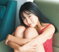 本多もか「旬撮GIRL Vol.30」(扶桑社)より＝撮影：高橋慶佑 ヘアメイク：KEIKO（renewal） スタイリング：毛塚由恵