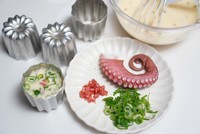 こちらが焼く前の写真。まちがいなくたこ焼きの材料が写っています（画像提供：ぎーすけさん）