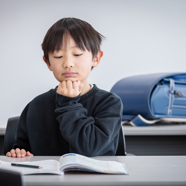 例え兄弟でも勉強の仕方はまったく違う！　※画像はイメージです（KeyRabbits/photoAC）