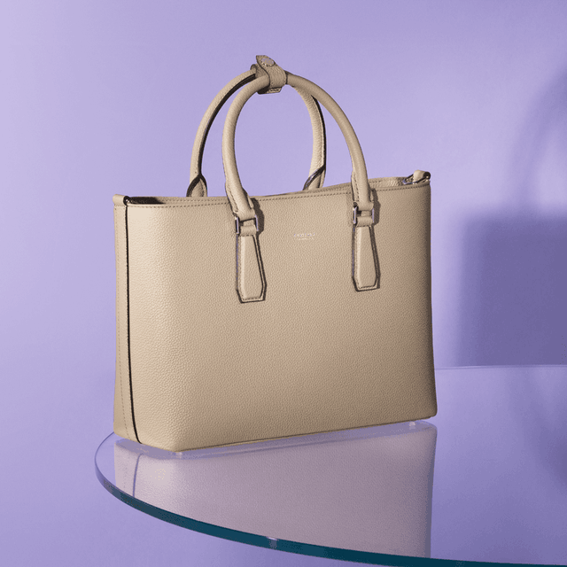 池井戸 潤氏、感嘆の出来栄え。<br>フジタカあつらえのトートバッグが到着！