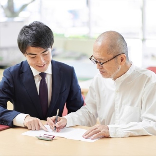 正しい遺言書の書き方は存在する！　※画像はイメージです（まぽ/photoAC）