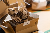 あああ、ネット通販にしたばっかりに…　※画像はイメージです（Wakko/stock.adobe.com）