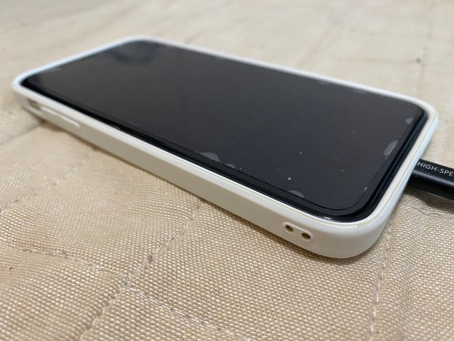 筆者の妻が持ち込んだ操作不能となったiPhone