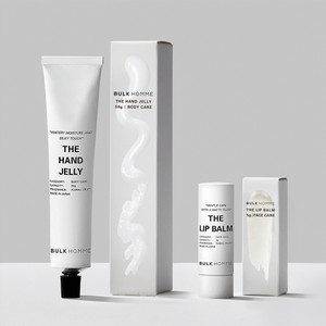 自然な潤いを、手肌と唇に！「バルクオム」が追求する男性向けスキンケア新作のハンドジェリーとリップバームが登場。