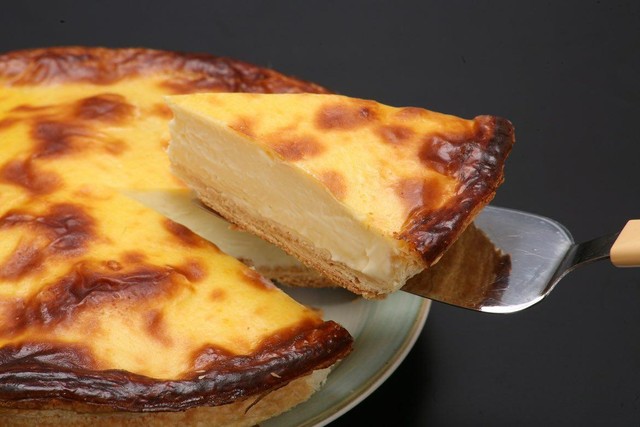 チーズベークの断面。こう見るとタルトに似てるかも？（提供：ワイルド嫁はん（道産子𓆡）さん）