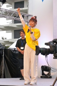 2023年のメインMCを古家氏とともに務めたNICE73（ナイスななさん）