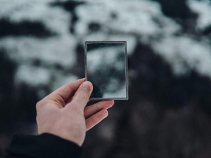 私には見えない「私の顔」が、いつも私を不安にさせる