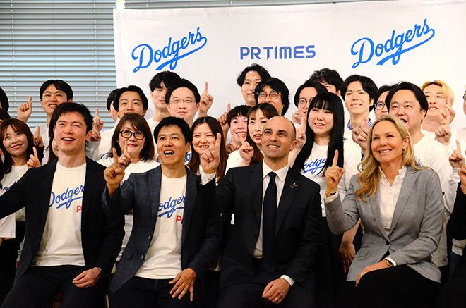BASEBALL/ Japanese firms seek home run with Dodgers star power