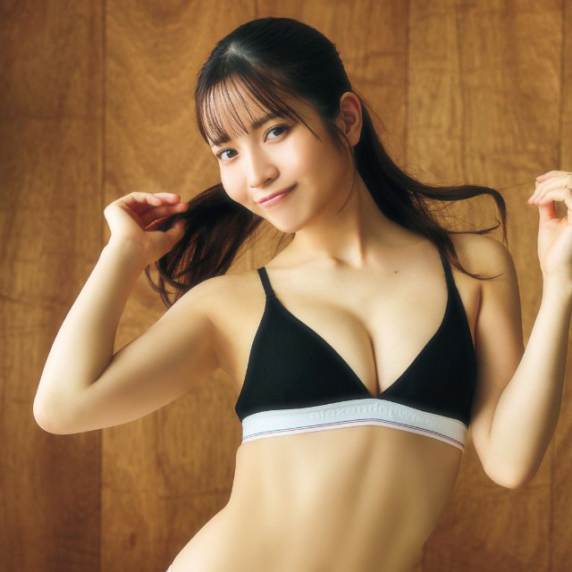 「FLASH」（26年7月14日発売号）に登場した黒嵜菜々子ⓒ光文社／週刊FLASH（写真・高橋慶佑）