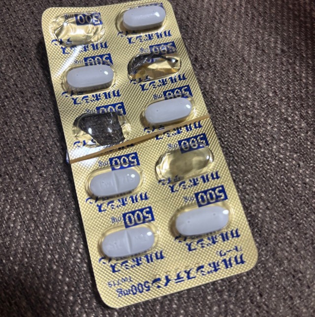 左右交互に服用することで、「１錠のみ」であることがひと目で分かります。 ※チョキさん提供