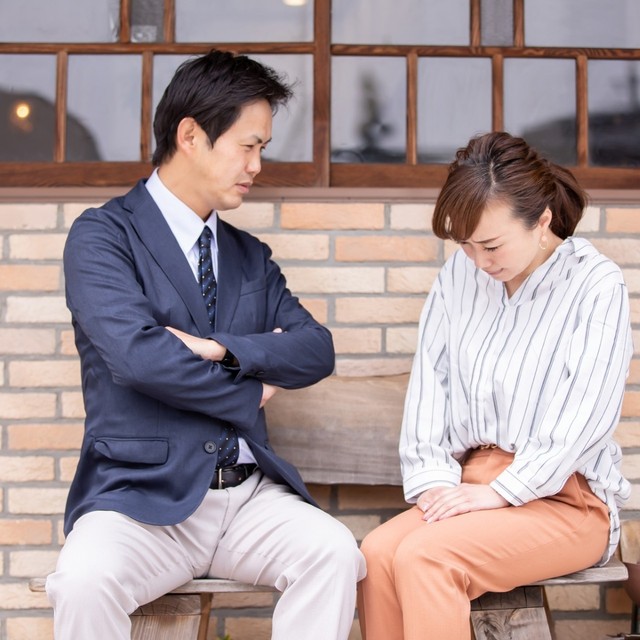 せっかく玉の輿できたと思ったのに…　※画像はイメージです（FineGraphics/photoAC）