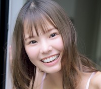 遥りさ（撮影／星亘　ヘアメイク／鈴木智枝　スタイリング／毛塚由恵）