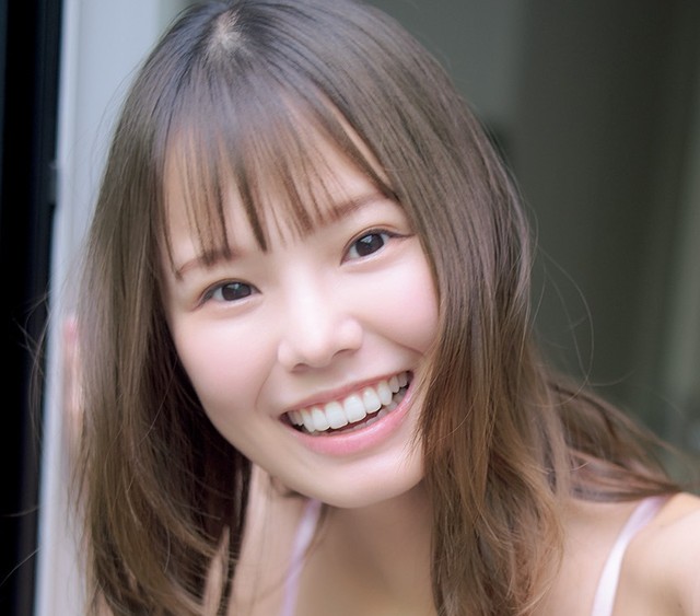遥りさ（撮影／星亘　ヘアメイク／鈴木智枝　スタイリング／毛塚由恵）