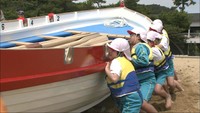 渋川海岸で毎年恒例の海事研修　子どもたちがカッターこぎに挑戦　岡山・玉野市