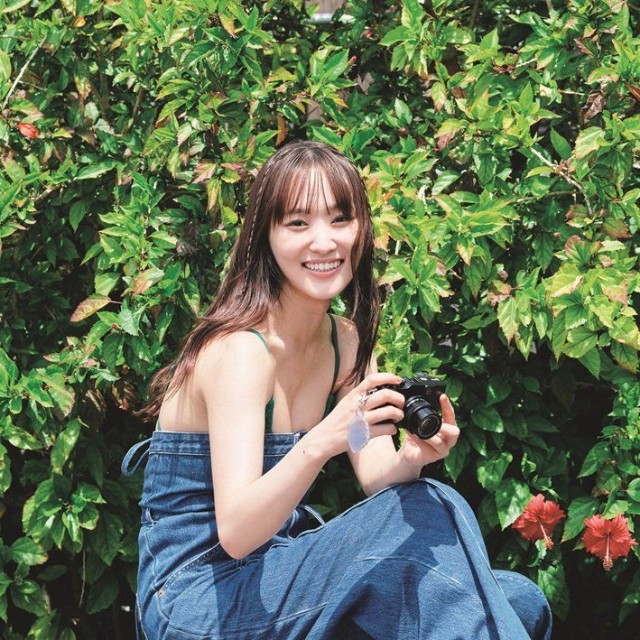 菅井友香&staffさんのX（@sugaiyuuka1129）より
