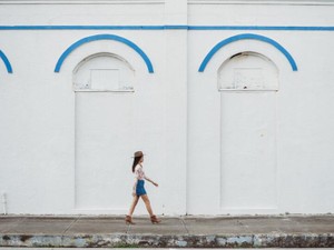 気合いを入れ、背伸びした格好でカフェへ。特別で久しぶりの朝ごはん