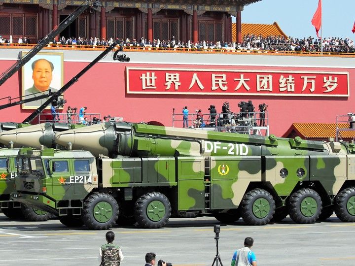 北京の軍事パレードで登場した対艦弾道ミサイル「DF21D」
