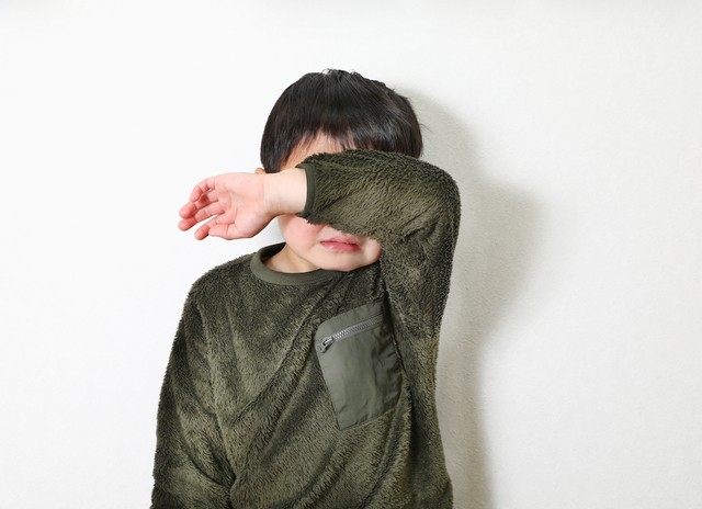 友達とトラブル！？いえいえ、そうではなくて…（CHIHIRO/stock.adobe.com）※画像はイメージ