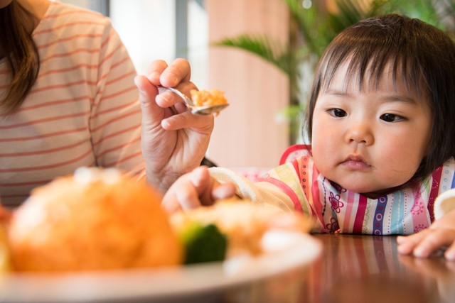 外食が10％据え置きなら「外食を減らす」　※画像はイメージです（shirohige/stock.adobe.com）