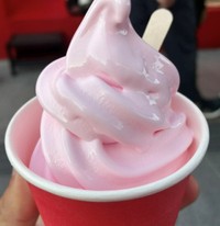 オマーン館ローズソフトクリーム