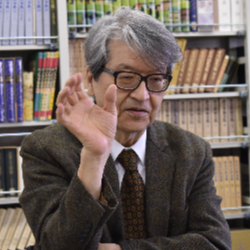 『マンガ 会社はこれからどうなるのか』原作者の岩井克人さん。今だからこそ語るべきことがあるという。
