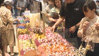 リンツ ショコラ ブティック 高松オルネ店　午前10時ごろ