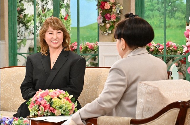 「徹子の部屋」　黒柳徹子（右）、愛華みれ＝テレビ朝日提供