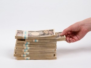 中間管理職の「報われ度」を報酬から分析　6カ国比較　課長・部長でも最低レベルは？