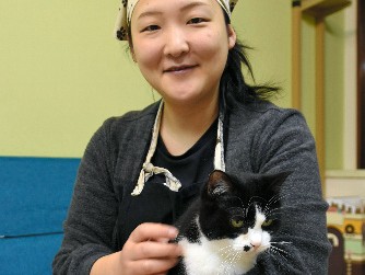 「もっと猫を救いたい」３４歳主婦、家族の協力で保護猫カフェ