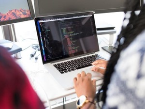 文系の私が給料とスキルを求めて選んだSEの道で、手にした「強さ」