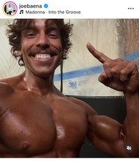 ジョセフ・バエナのインスタグラム＠joebaenaより