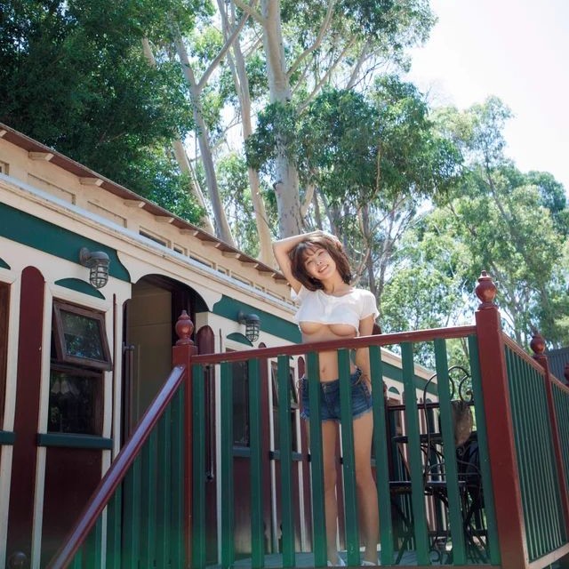 『寺本莉緒写真集 RIO』（講談社／©菊地泰久）