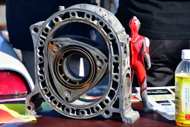 マツダが世界に誇るロータリーエンジン。またいつか復活して欲しいです。